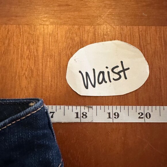 Torrid Denim Distressed Bermuda Shorts Size 12 Frayed Hem Medium Wash Stretch - Picture 4 of 6